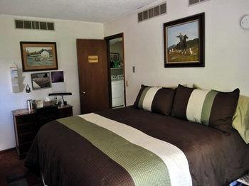 Lazy T Ranch Guest House Манхатън Екстериор снимка