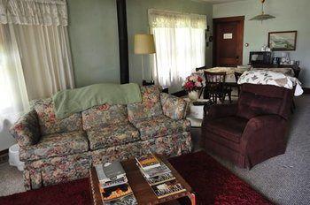 Lazy T Ranch Guest House Манхатън Екстериор снимка